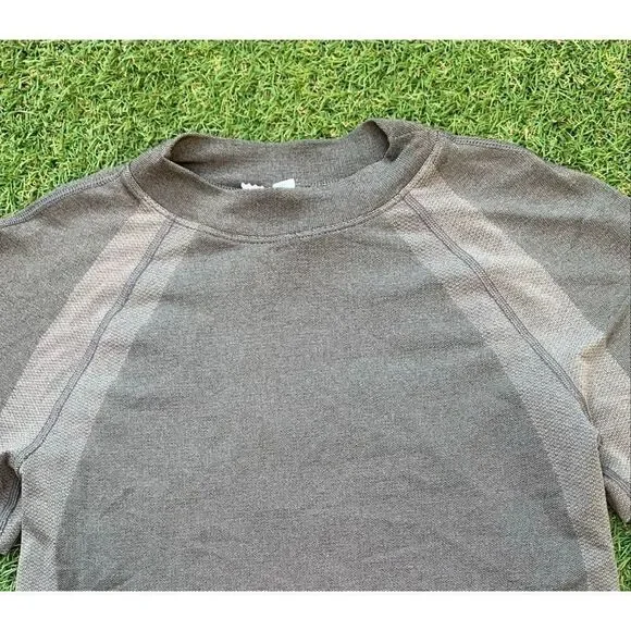 LULULEMON training TECH gray SHORT SLEEVE SEAMLESS T SHIRT TOP sz 8 - Picture 6 of 7